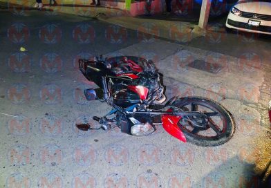 Motociclista resulta herido tras fuerte accidente en Tepic