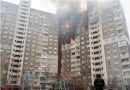 Misil desata incendio en capital de Ucrania; mueren cinco personas