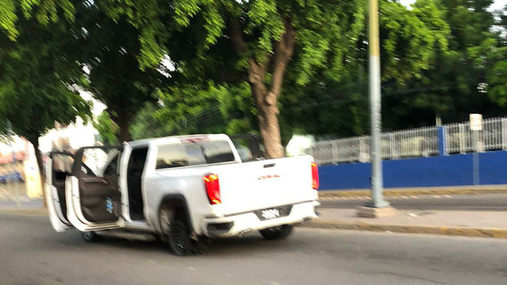 camioneta-abandonada-en-culiacan-derivado-de-enfrentamiento
