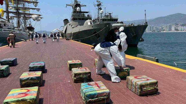 semar-asegura-mil-800-kilogramos-de-cocaina-en-embarcacion-de-acapulco