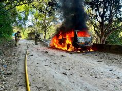 Atiende Protección Civil de Tepic incendio en vehículo en el poblado El Pichón