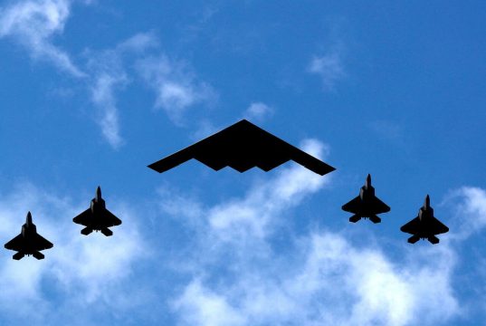 España cierra su espacio aéreo a aviones de EE.UU. que participan en la guerra de Irán