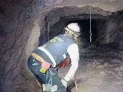 Rescatan con vida a primer trabajador atrapado en mina de El Rosario, Sinaloa