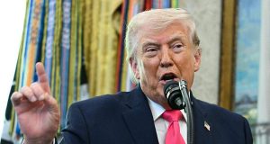 Trump dice que durante las próximas dos o tres semanas EE.UU. va a atacar Irán con “mucha fuerza”