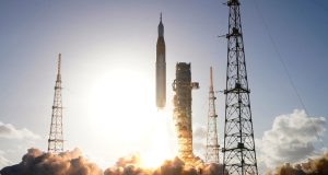 La misión espacial Artemis II partió hacia la Luna