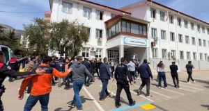 Sube a 9 cifra de muertos por tiroteo en escuela de Turquía