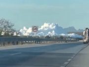 Vuelca pipa que transportaba material peligroso en la autopista Guaymas-Hermosillo, Sonora