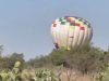 Globo aerostático aterriza de emergencia en zona arqueológica de Teotihuacán