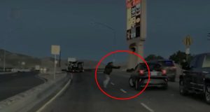 Agentes del ICE disparan contra conductor en California