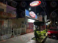 Asaltan farmacia SUFACEN frente a las canchas de basquetbol del parque La Loma de Tepic