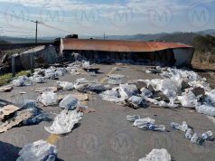 Vuelca tráiler sobre la carretera libre Tepic – Guadalajara