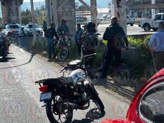 Motociclistas imprudentes provocan accidente, huyen y terminan detenidos tras otro choque en Tepic