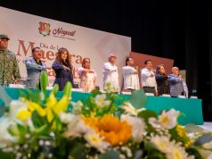 Miguel Ángel Navarro reconoce la trayectoria y compromiso del magisterio nayarita