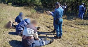 Detienen a cuatro mexicanos en Sudáfrica tras desmantelar laboratorio de metanfetamina valuado en 15 mdd