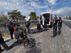 Derrapa a exceso de velocidad en el libramiento de Tepic y termina hospitalizado