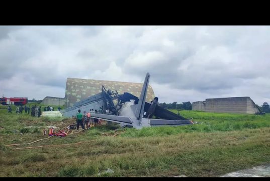 Se estrella avión militar en la India, no hay sobrevivientes
