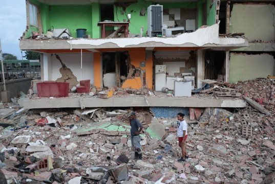 Suben a 589 los muertos tras los dos terremotos en Venezuela