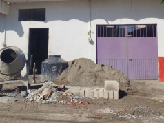 Albañil sufre brutal descarga eléctrica y termina con quemaduras en medio cuerpo