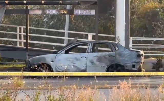 auto-incendiado-en-periferico-ecologico-de-puebla