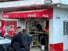 Asaltante armado irrumpe en minisúper y huye con el dinero de las ventas en Tepic