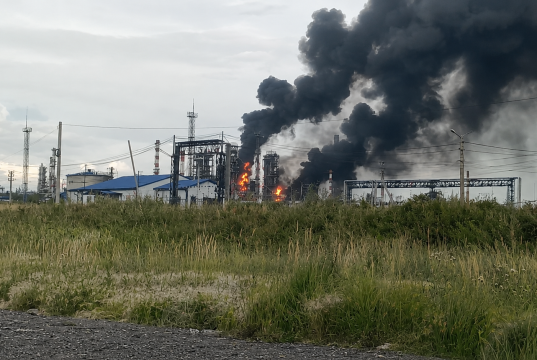 Ucrania atacó dos refinerías de petróleo en Rusia