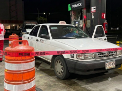 Tragedia en Tepic: taxista muere dentro de su unidad mientras cargaba gasolina