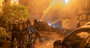 Ataque de Rusia sobre Kiev, Ucrania, deja al menos 14 muertos