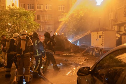 Ataque de Rusia sobre Kiev, Ucrania, deja al menos 14 muertos