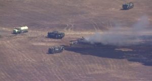 Un caza militar F-35B se estrella y se incendia en una base de California