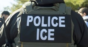 Ice arresta en Texas a pareja de pastores mexicanos con tres hijos estadounidenses