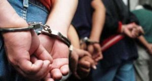 Detienen en Ecuador a dos mexicanos presuntamente ligados al CJNG; decomisan droga y más de un millón de dólares