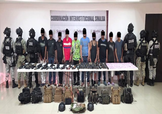 Operativo-en-Concordia-Sinaloa-detienen-a-10-siete-de-ellos-extranjeros-con-arsenal-y-droga-34
