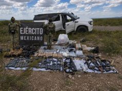 Detienen a cuatro personas con un arsenal, más de 4 mil cartuchos y droga en Mapimí, Durango