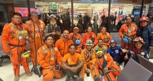 Llegan Topos Azteca a Colombia para apoyar en el rescate de víctimas tras el terremoto de 7.4