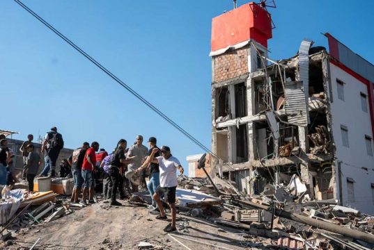 Sube a 240 la cifra de muertos por terremoto en Colombia