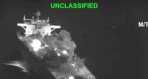 Estados Unidos ataca tres petroleros iraníes tras afirmar que sus buques de guerra fueron atacados