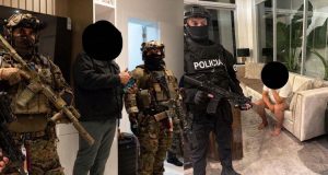 Desmantelan presunta red del CJNG en Ecuador; hay 30 detenidos