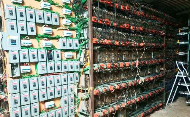instalacion-electrica-para-operar-equipos-especializados-en-la-mineria-de-criptomonedas