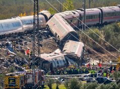 Choque entre dos trenes en España deja decenas de muertos y heridos; temen que aumente la cifra de víctimas
