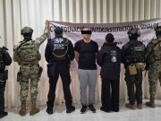 Cateos en Mazatlán y Culiacán dejan un detenido; aseguran vehículos, presuntas drogas y armas
